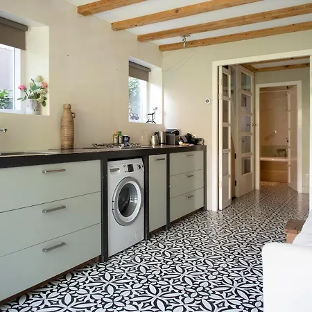 Family House Πανσιόν 3*